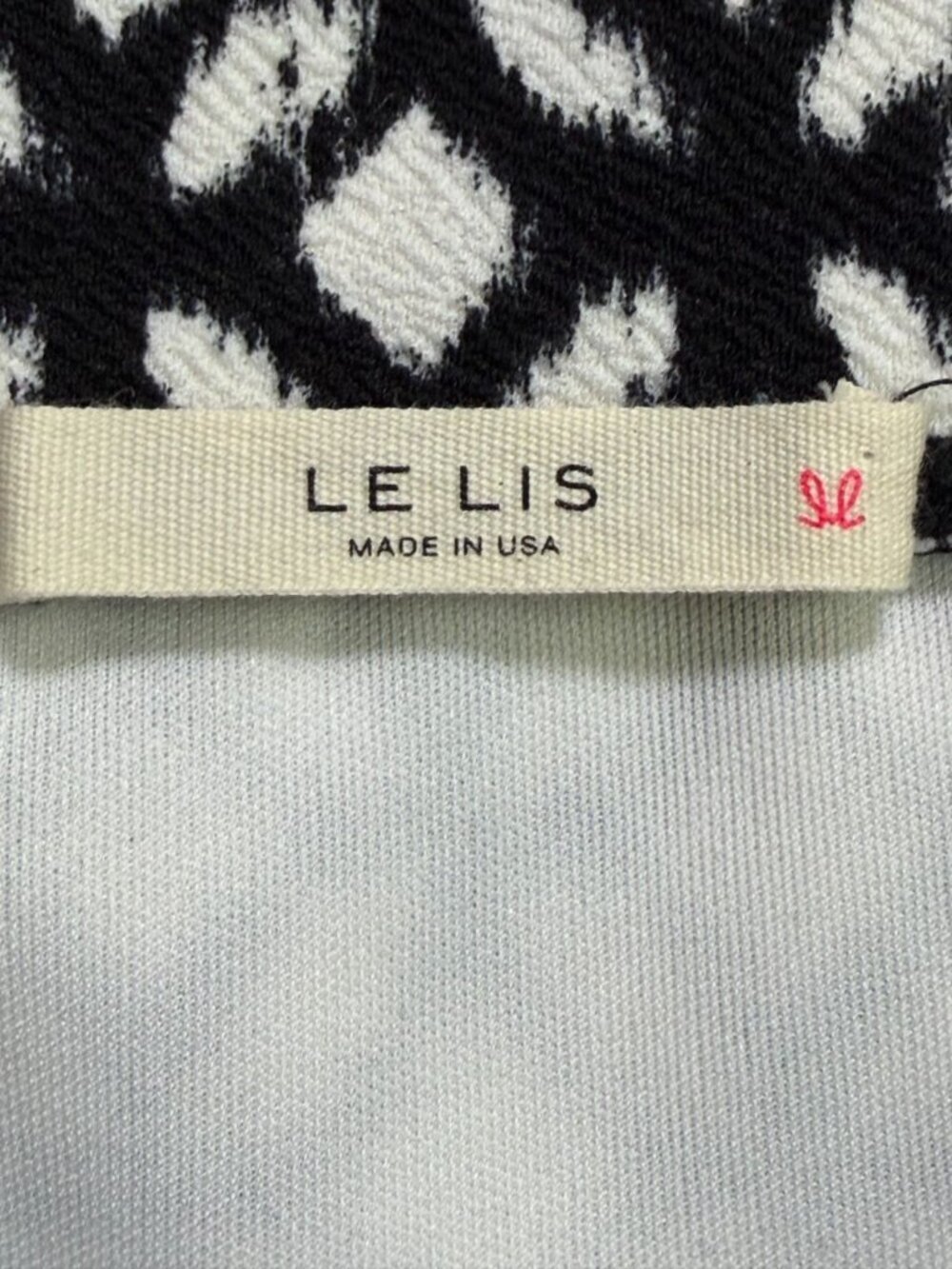 Le Lis Textured Mini Skirt Black White Red Zip Large USA - Picture 2 of 6